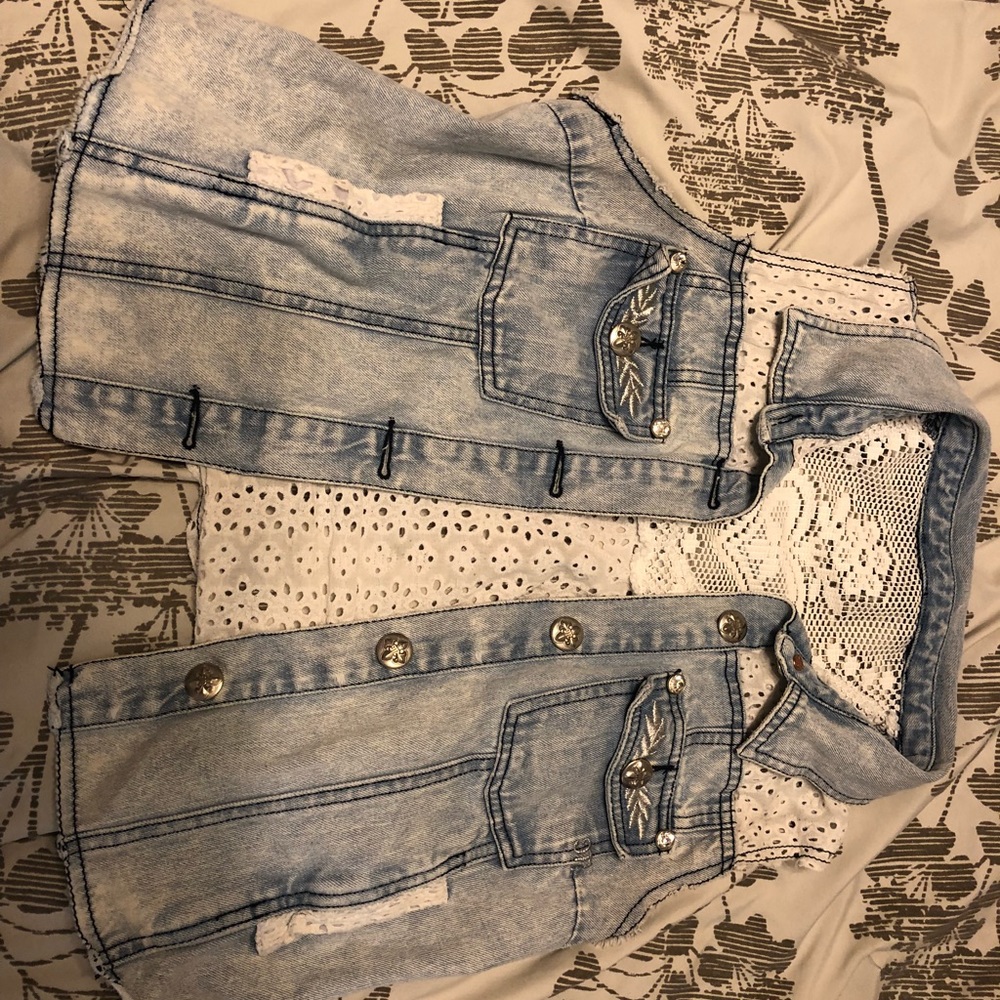 Miss me denim vest with lace